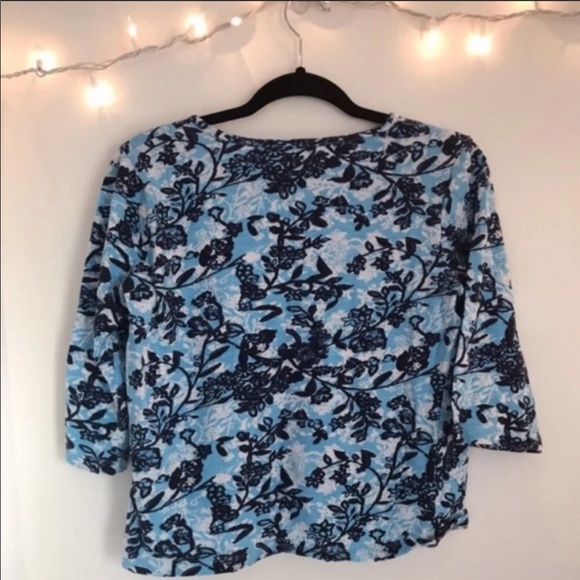 🌻 3/$15 Blue Floral Print 3/4 Sleeve Blouse - Picture 3 of 4